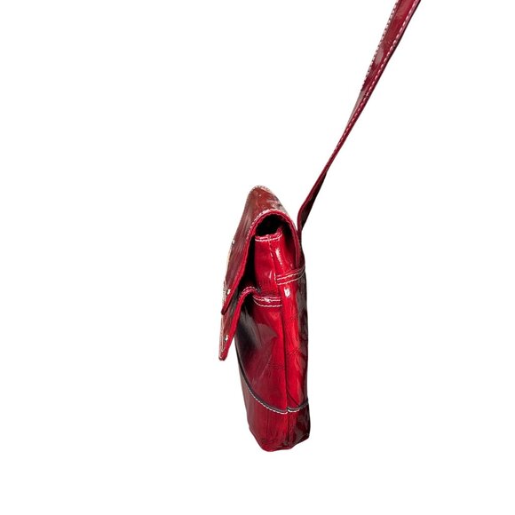 MUNDI Red Patent Leather Vintage Style Crossbody Bag - Picture 3 of 14